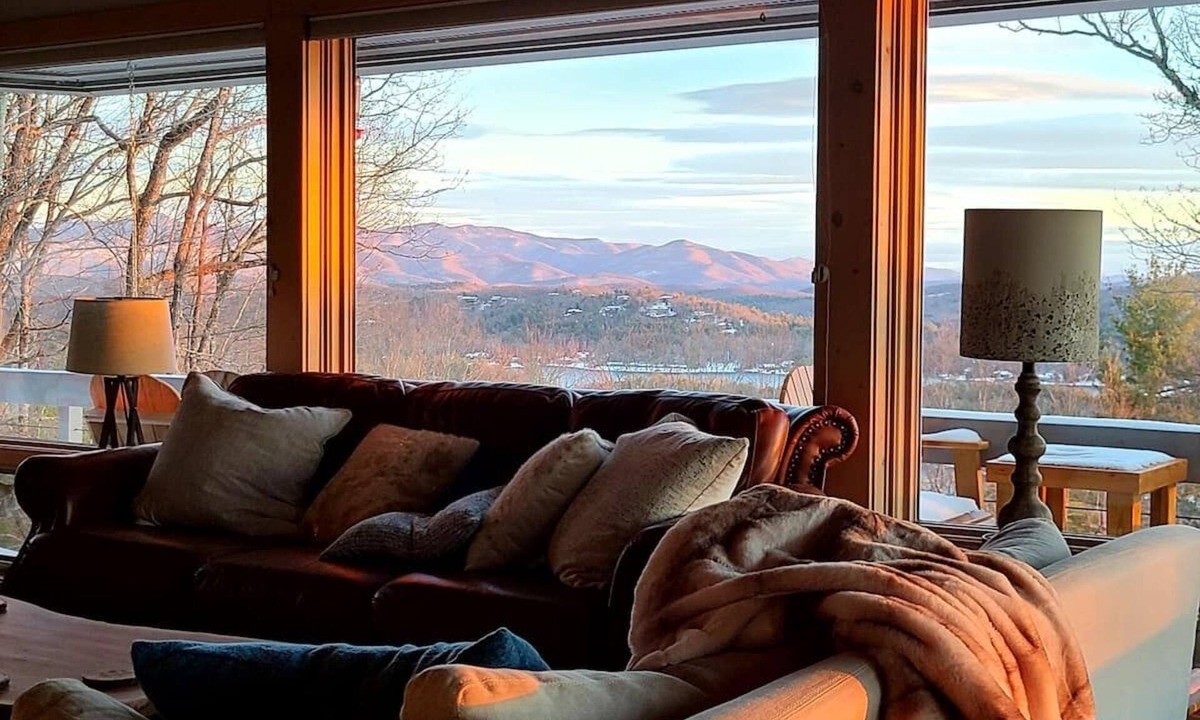 Lake Toxaway House | Stunning Mtn Views in Western NC W/Waterfall Hikes