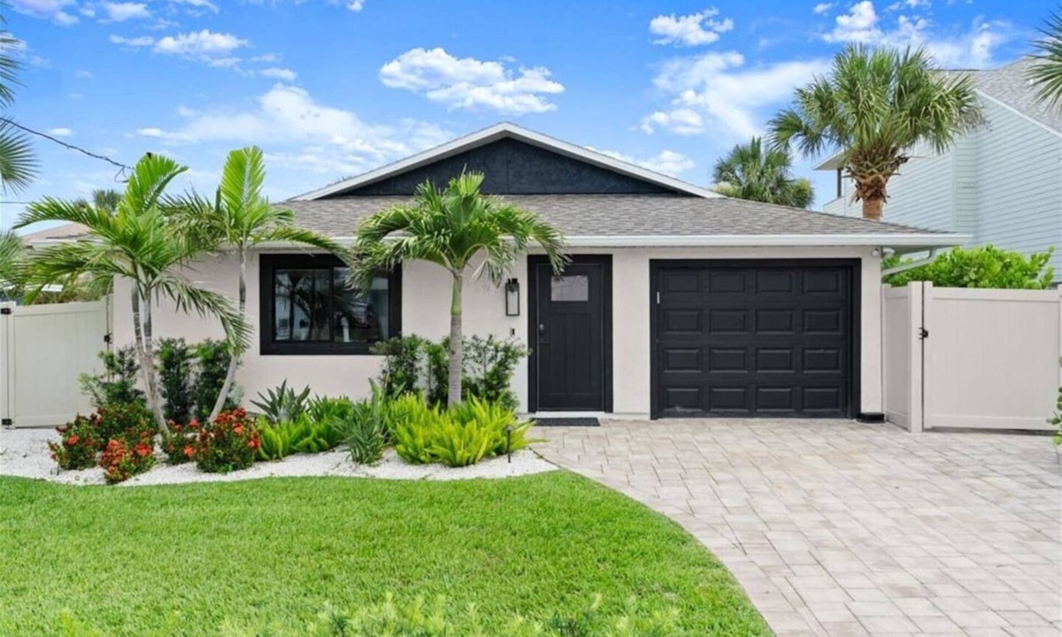 Horton Shores House | Stunning Renovated Home 6 Blocks from Flagler Ave