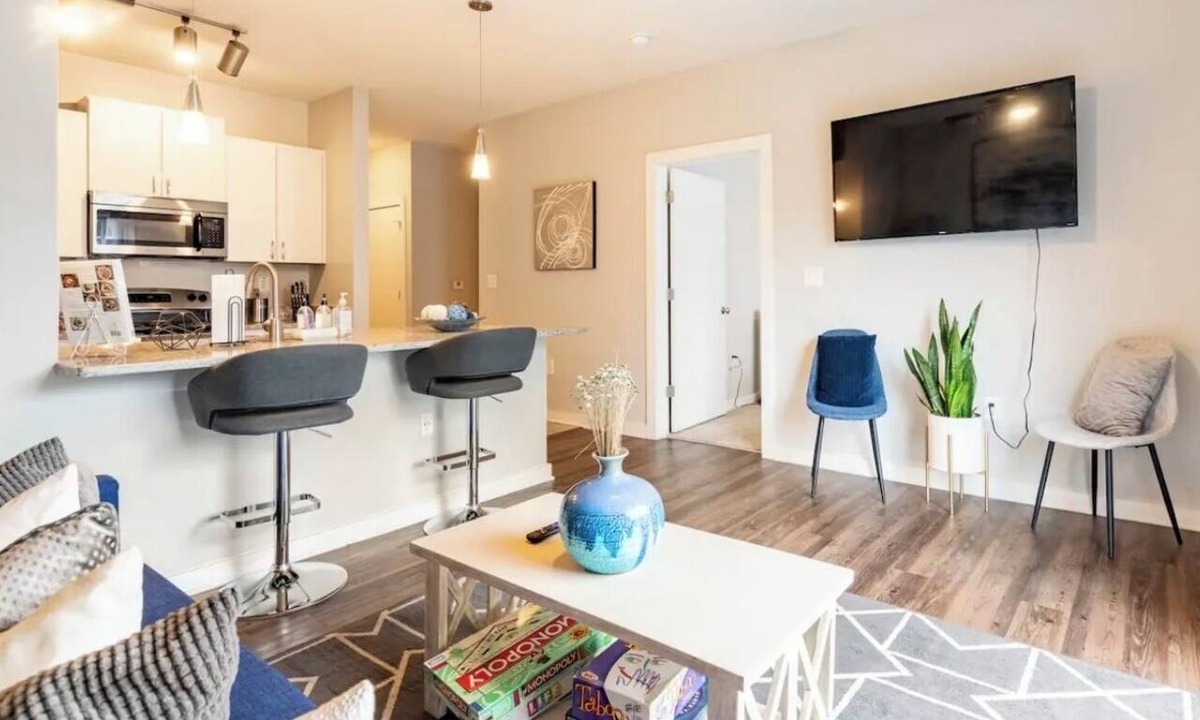 Inman Park Apartment | Stylish 1BR APT Inman Park, on the Beltline - Free Parking - EV charger - Pool
