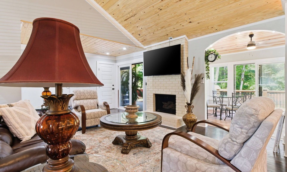 Dunwoody House | Stylish 3-bedroom house with AC in vibrant Atlanta
