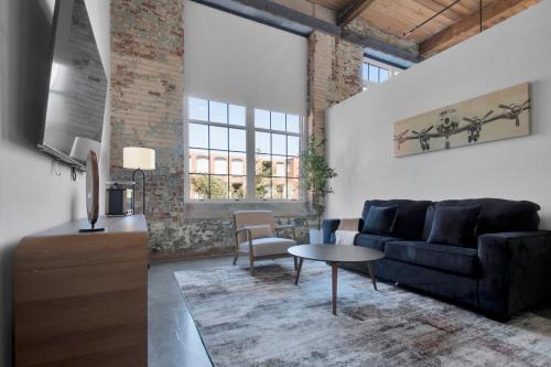 Judson Apartment | Stylish and Serene Pool Gym Mins from DT GVL