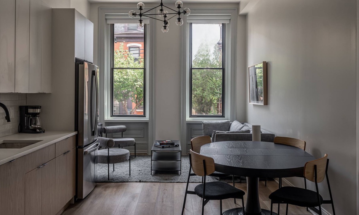 University City Apartment | Stylish downtown 5BD/3.5BT+ Back patio! Sleeps 14!