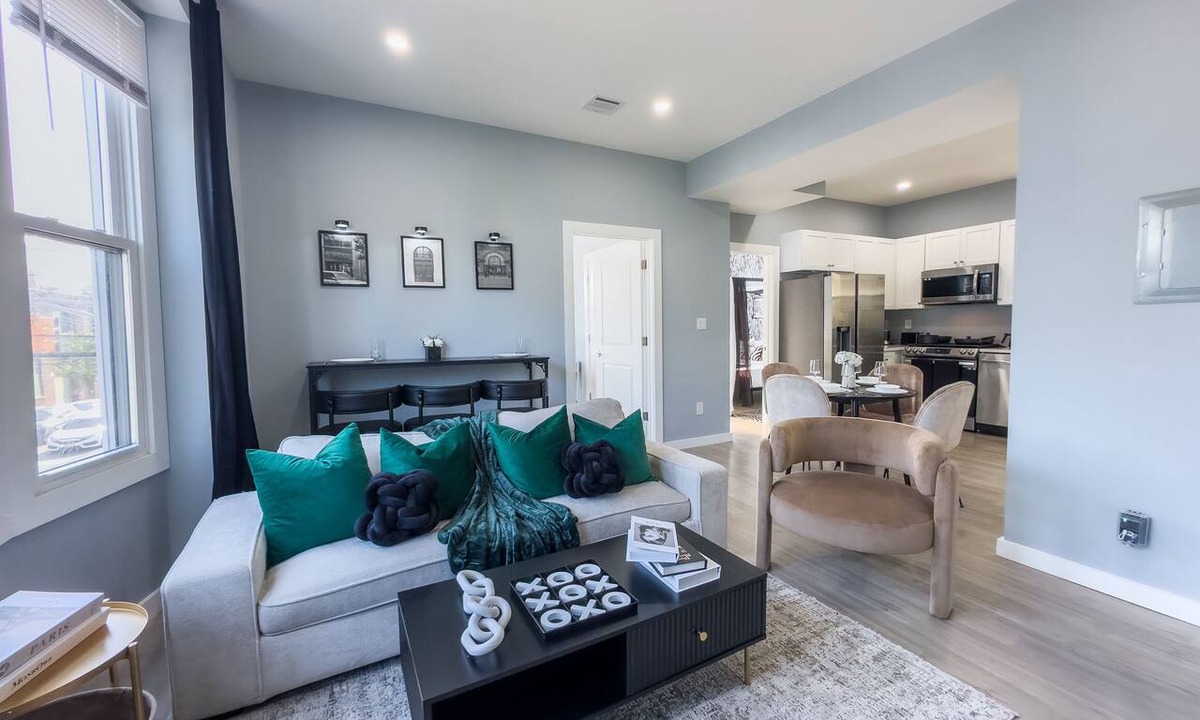 Harrison Apartment | Stylish Secret: 1 FREE parking + walk to train, Sleep 8, ✨10% OFF 7 days