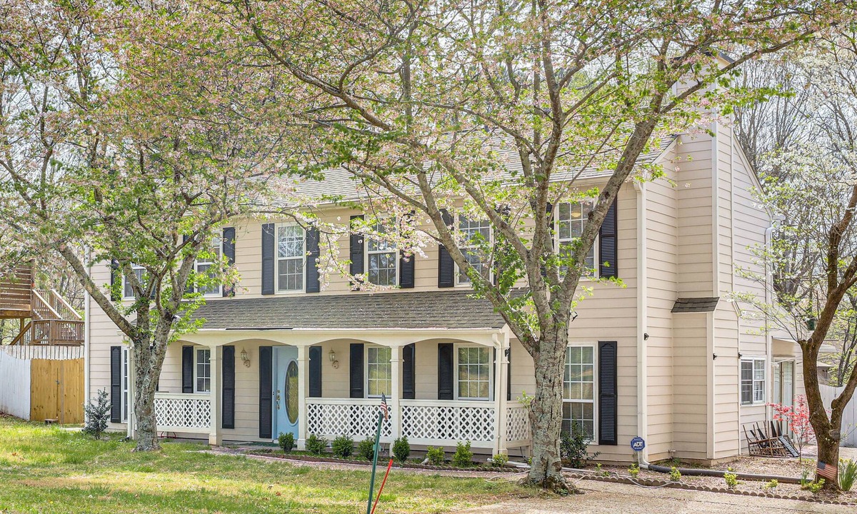 Peachtree Corners House | Suburban Sanctuary: Peachtree Corners Getaway