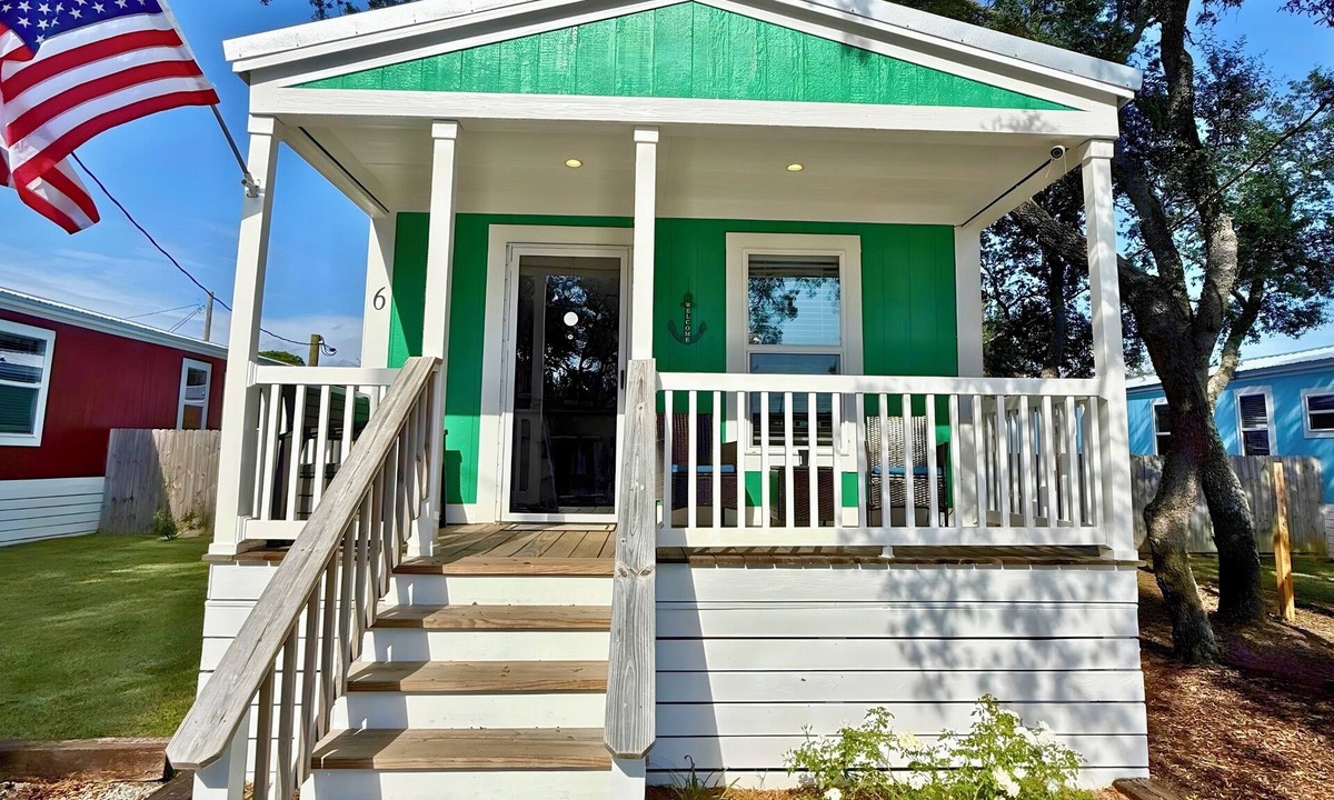 Navarre Cottage | Sum Beaches Paradise Cottage 6