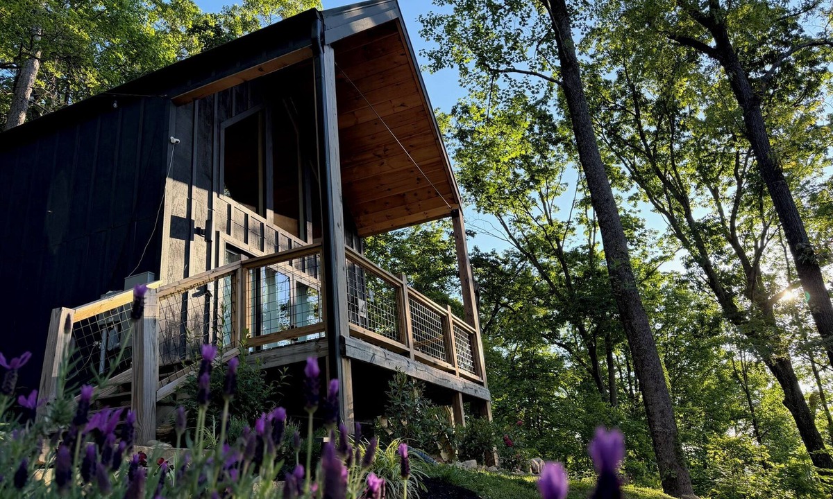 Sevierville Cottage | Summer Getaway | Hot Tub