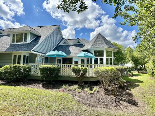 Arcadian Shores Villa | Sun-filled villa with access to resort, 3AGT