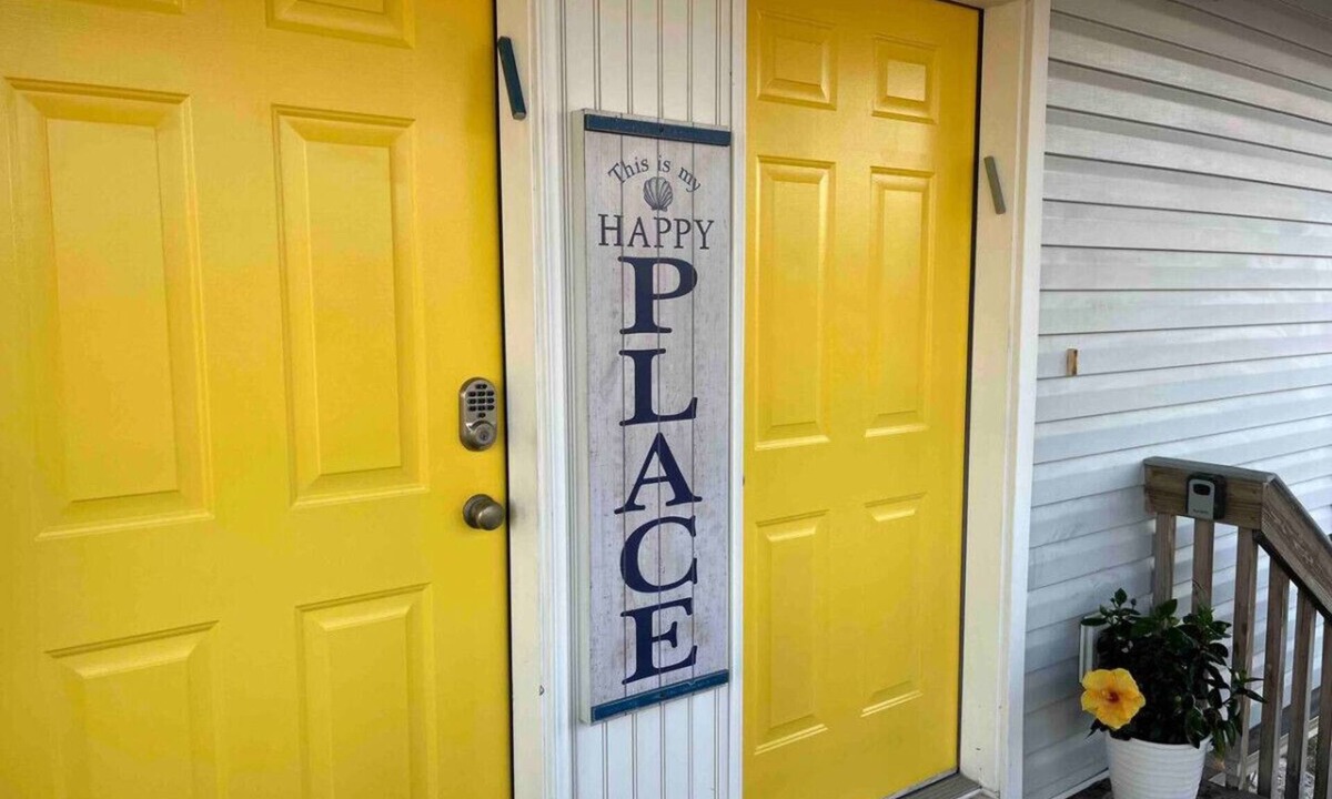 Mid Island House | Sun Kiss Villas - Beachside Duplex, Private Pool and Steps to Beach