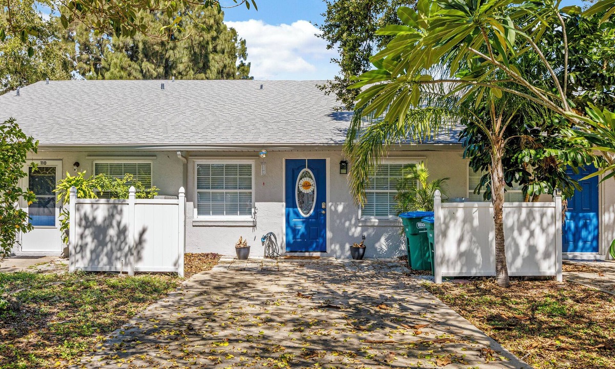 Port Canaveral House | "Sun Kissed Retreat: Enjoy 10% Off Your Summer & Fall Escape!"