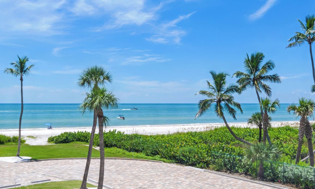 Sanibel Condo | Sundial B306-Direct Beachview, Newly Renovated, Steps to Beach