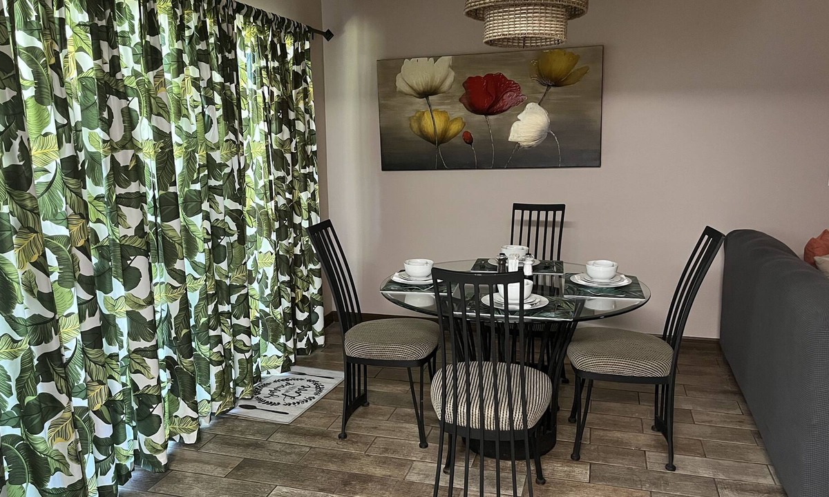 Plant City House | SUNNY 3 BDRM W/ PATIO AND GARAGE