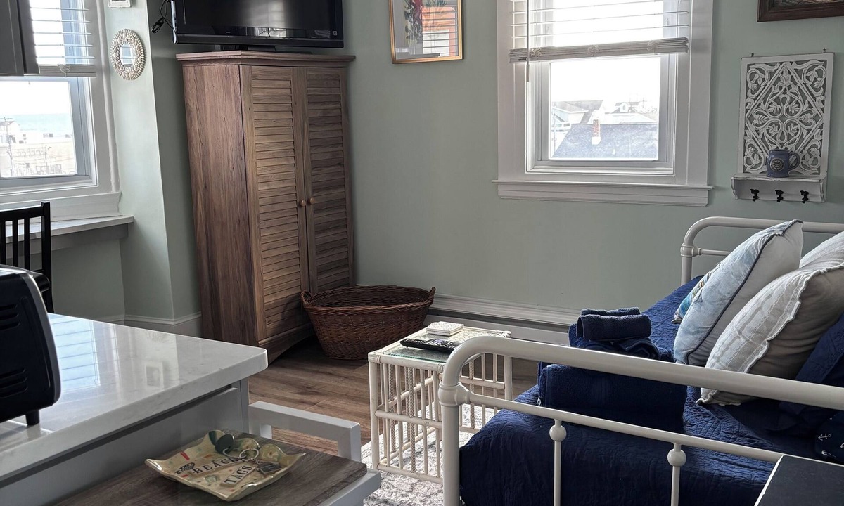 North End Condo | Sunny, cozy studio with ocean views in the heart of Ocean City NJ!