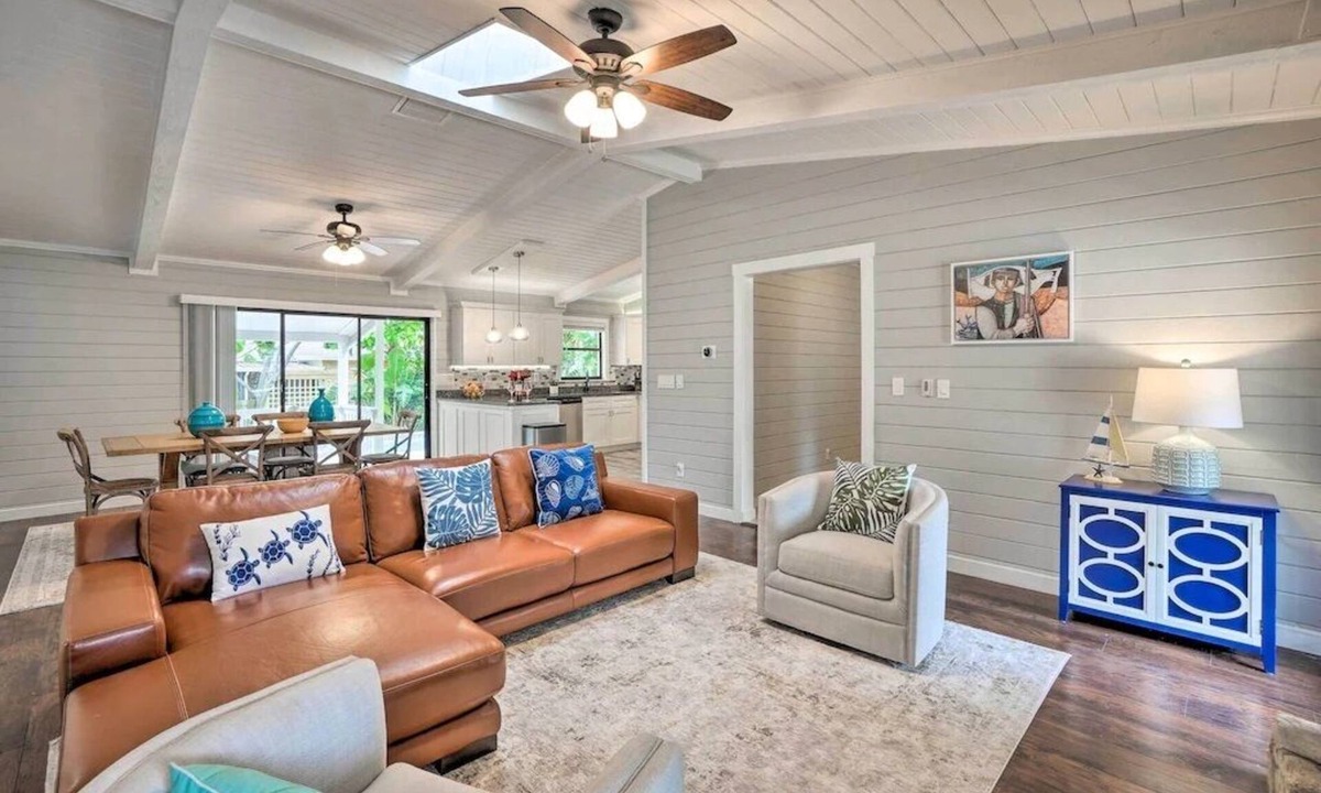 Tarpon Springs House | Sunny Getaway w/Heated Pool Oasis<2 Mi to Beach