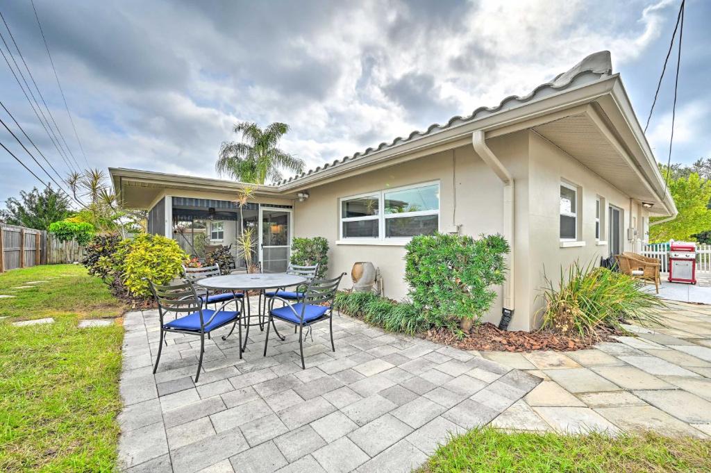 Harbor Hills House | Sunny Largo Retreat 4 Mi from Indian Rocks Beach!