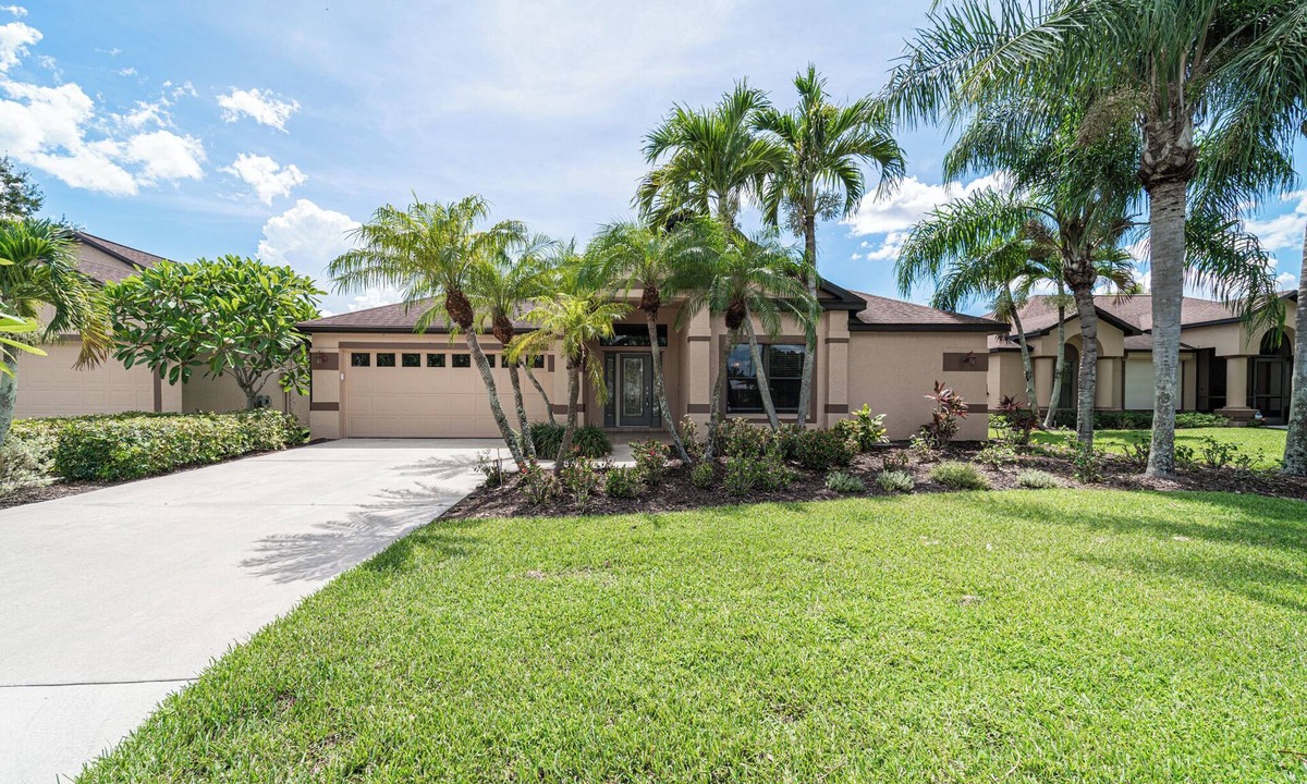North Fort Myers House | Sunny Relaxing Paradise
