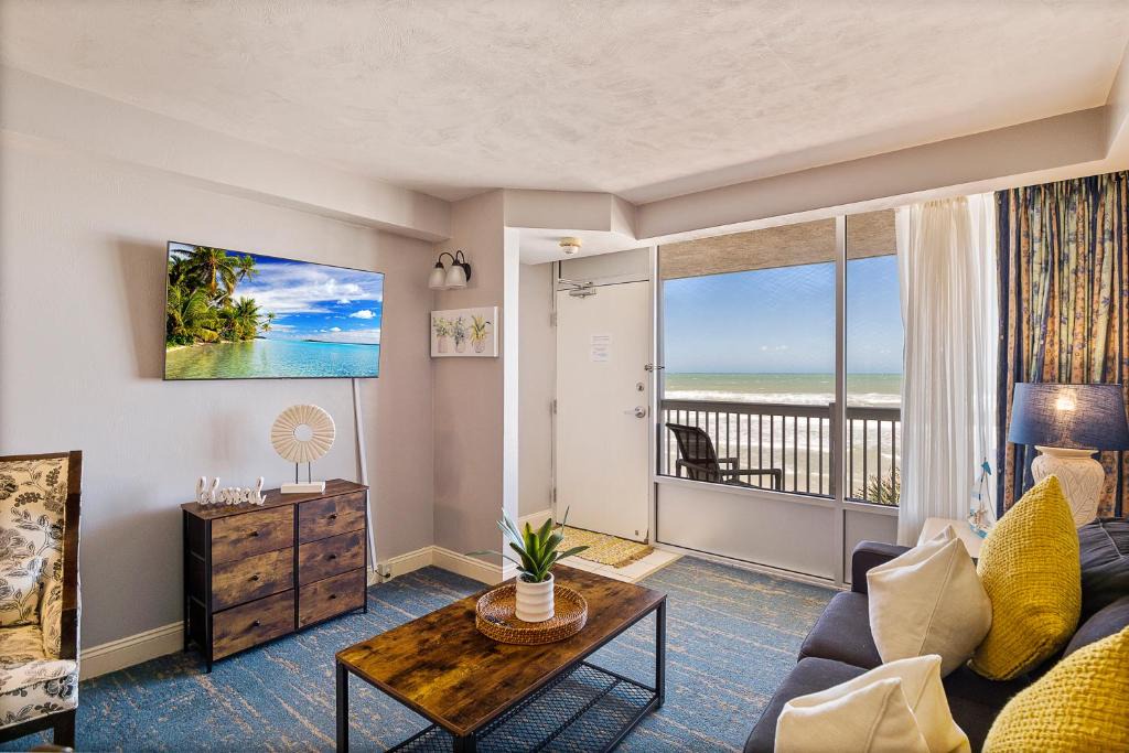 Ortona Park Apartment | Sunrise & Beach View - Daytona Beach Resort