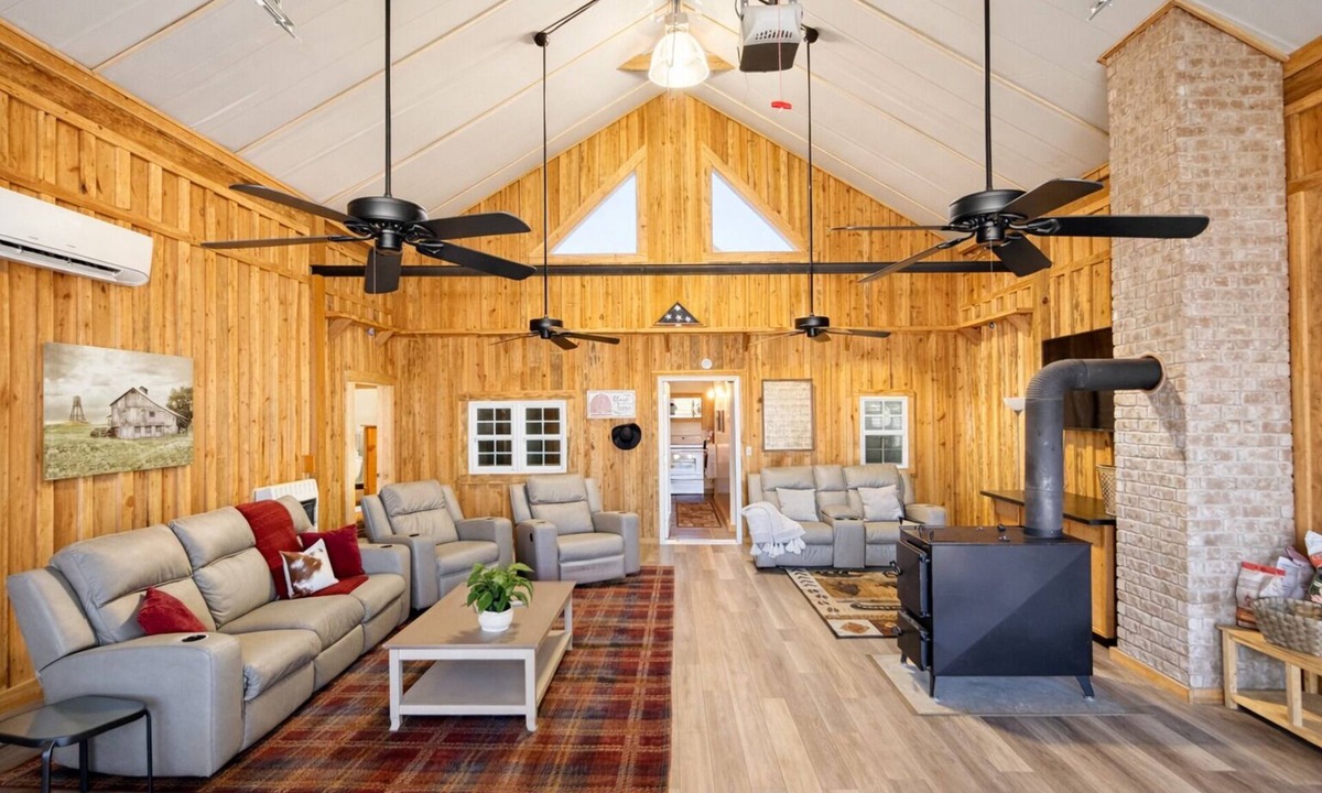 Coalmont House | Sunset Acres- Close to Coalmont OHV - Space for multiple OHV Trailers to Park!