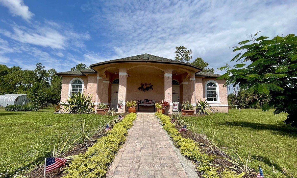 Rural Estates House | Sunset Hide A Way Entire Guest House