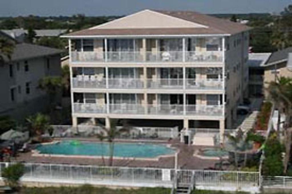Indian Rocks Beach House | Sunset Paradise by Florida Lifestyle Vacation Rentals
