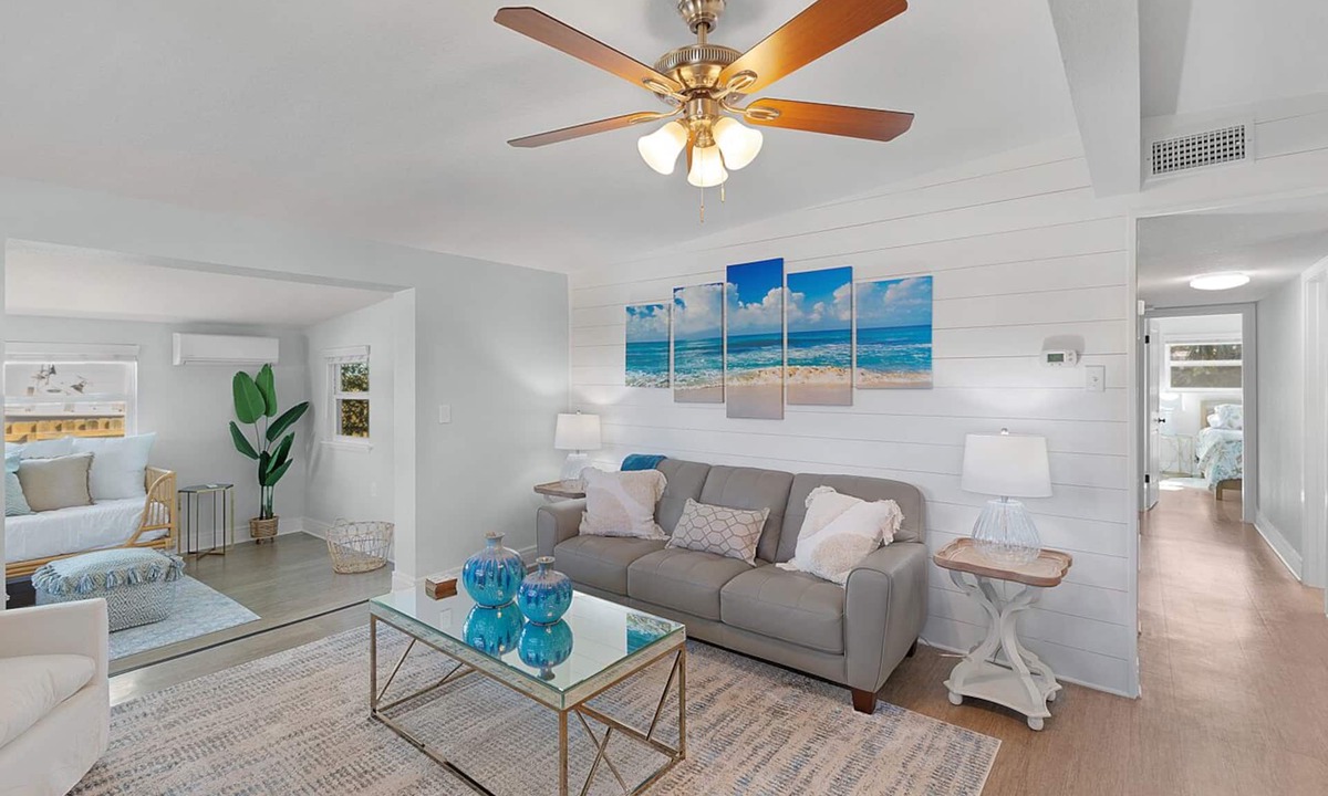 Jacksonville Beach House | Sunshine Daydream Beach Bungalow. Walk to Beach! Great for Families! Firepit!