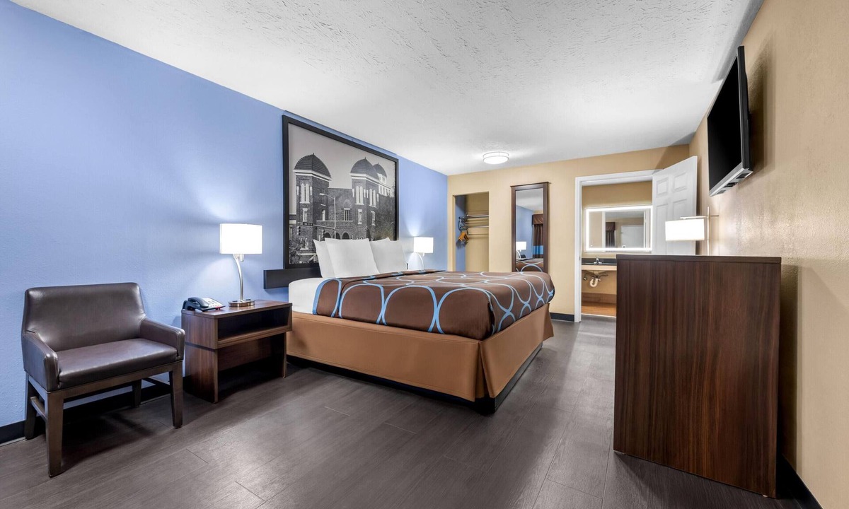 Gadsden Hotel | Super 8 by Wyndham Gadsden AL