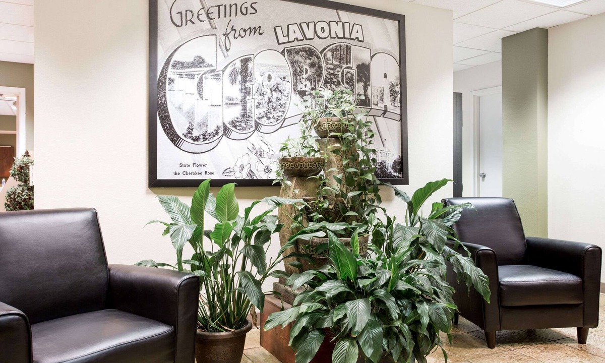 Lavonia Hotel | Super 8 by Wyndham Lavonia