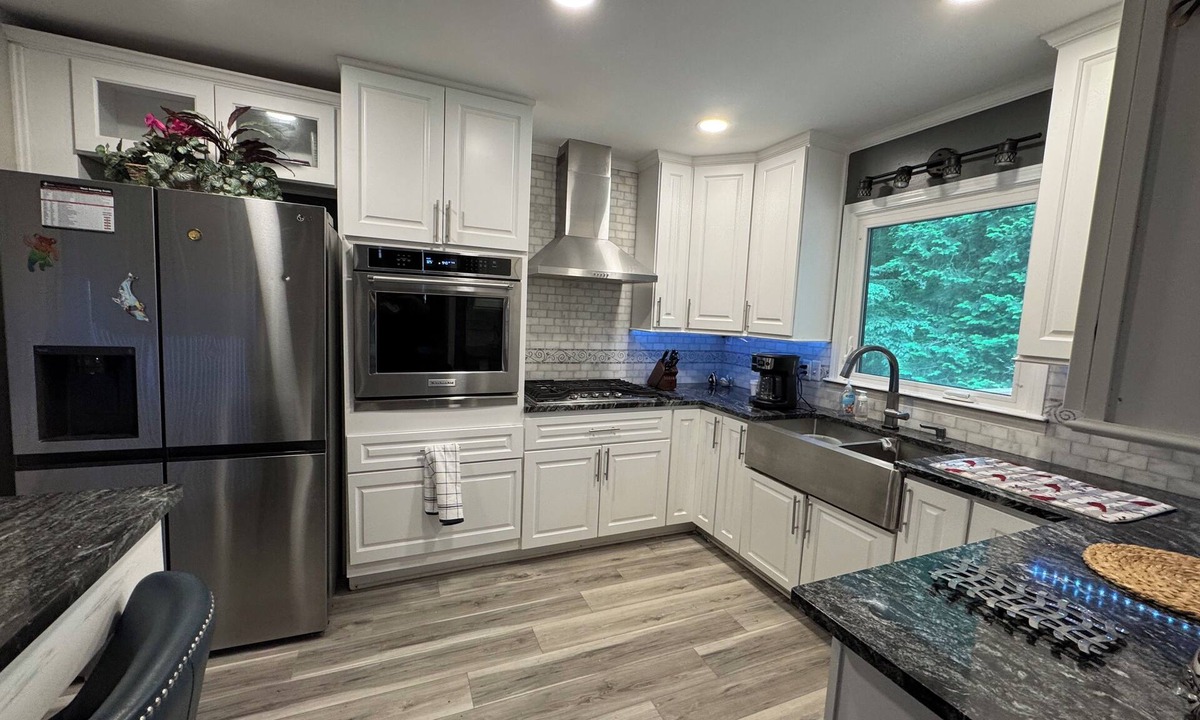 Doraville House | Super Comfy 3 Bedroom Home Sleeps 8
