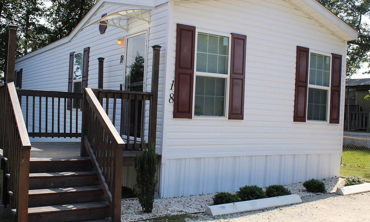 Columbia House | Supersized Tiny House in Rest Haven MH Park