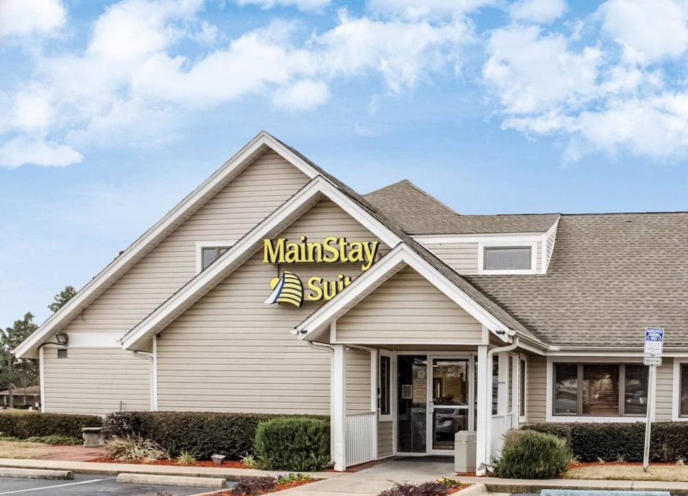 Ferry Pass Hotel | SureStay Studio by Best Western Pensacola
