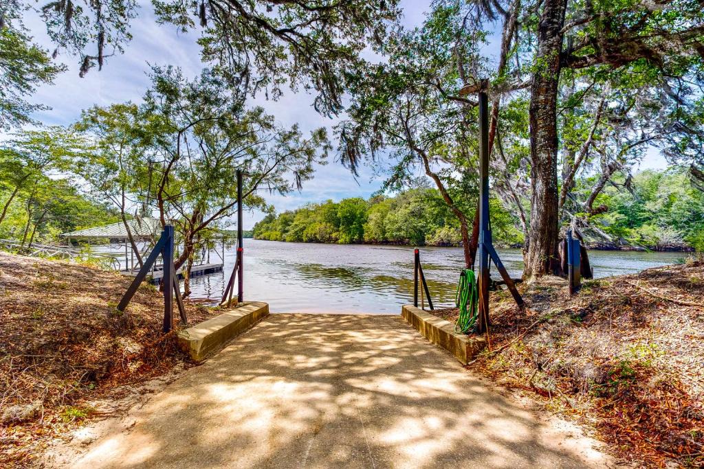 Bell House | Suwanee House, River Watcher, & Riverbend