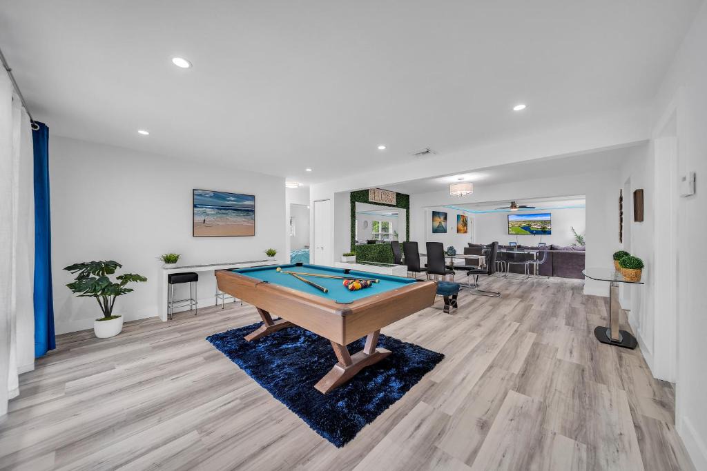 Fort Lauderdale House | Sweet Escape 5 br/2ba min from airport and beach