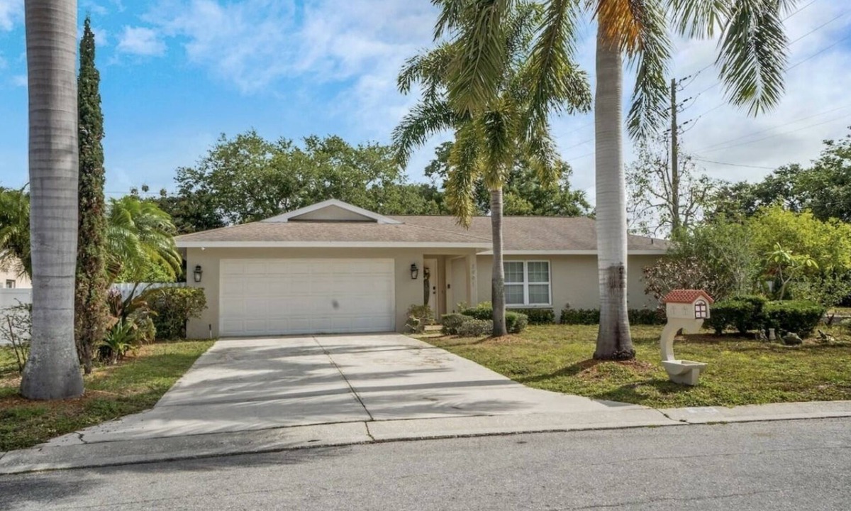 South Gate Ridge House | Sweet home in the heart of Sarasota.