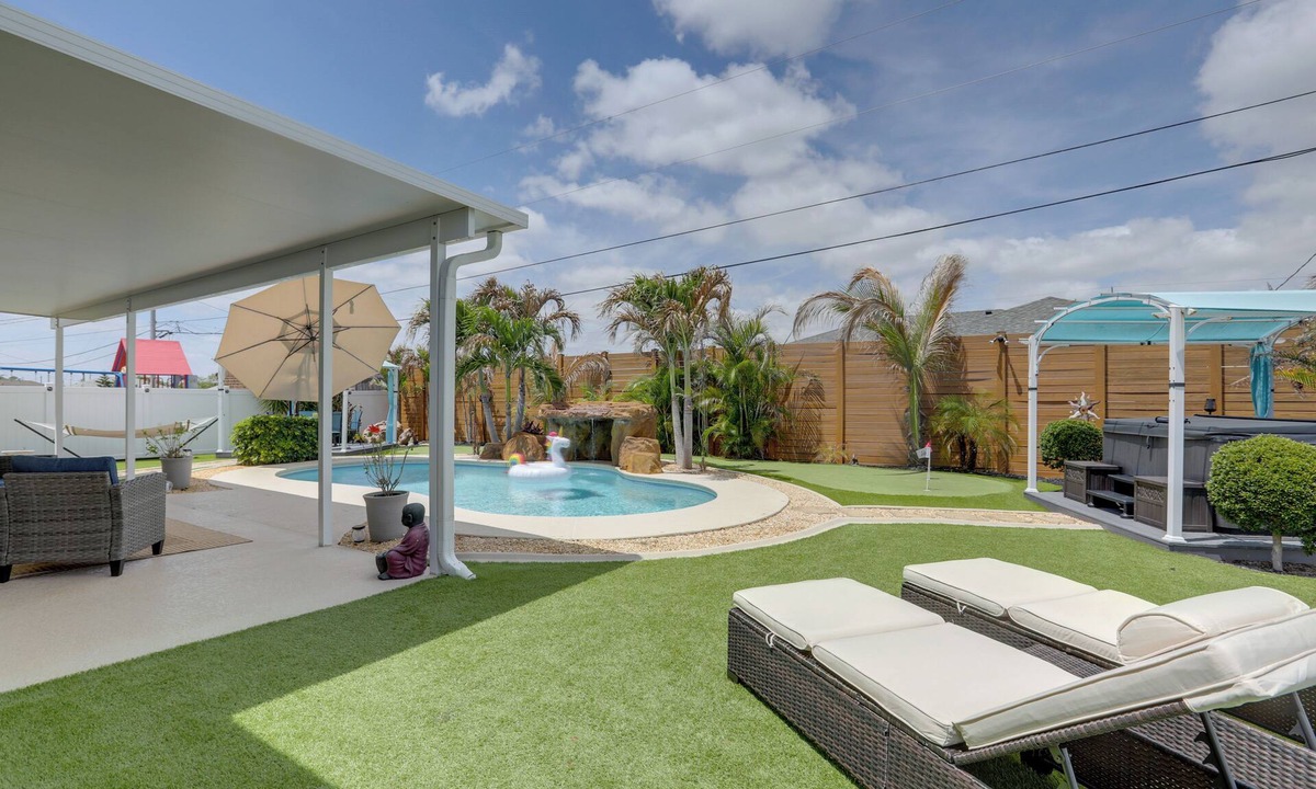Port Saint Lucie House | Swim, Golf, Grill & Chill! Port St Lucie Getaway