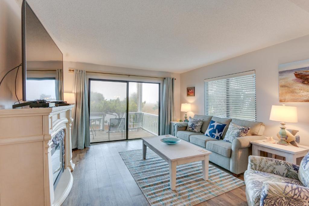 Oceanmarsh Subdivision House | Swim & Relax: St Helena Island Gem w/Deck!
