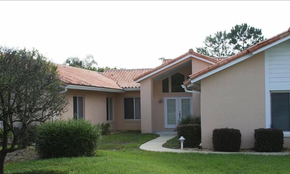 Clermont House | SWISS 15 - Lake Stephanie