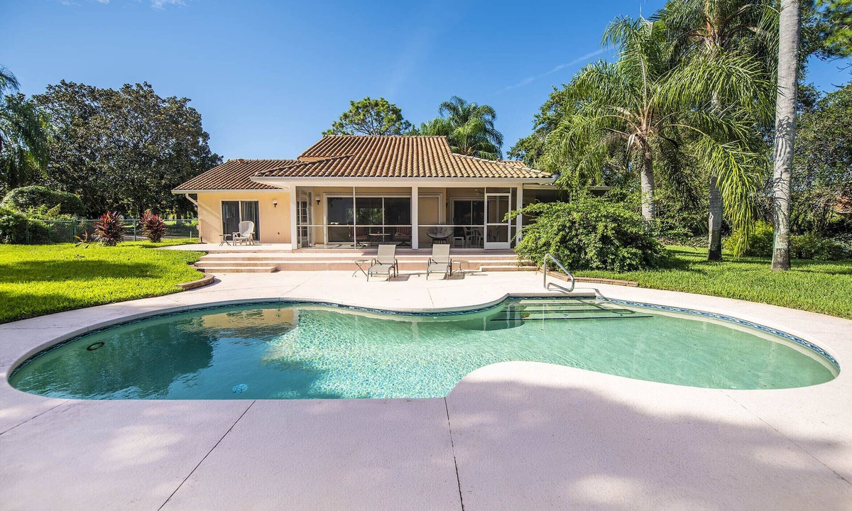 Clermont House | SWISS 39 - Golf Course