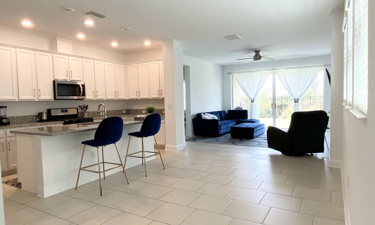 Ruskin House | Tampa Bay Apollo Beach new house full amentities!