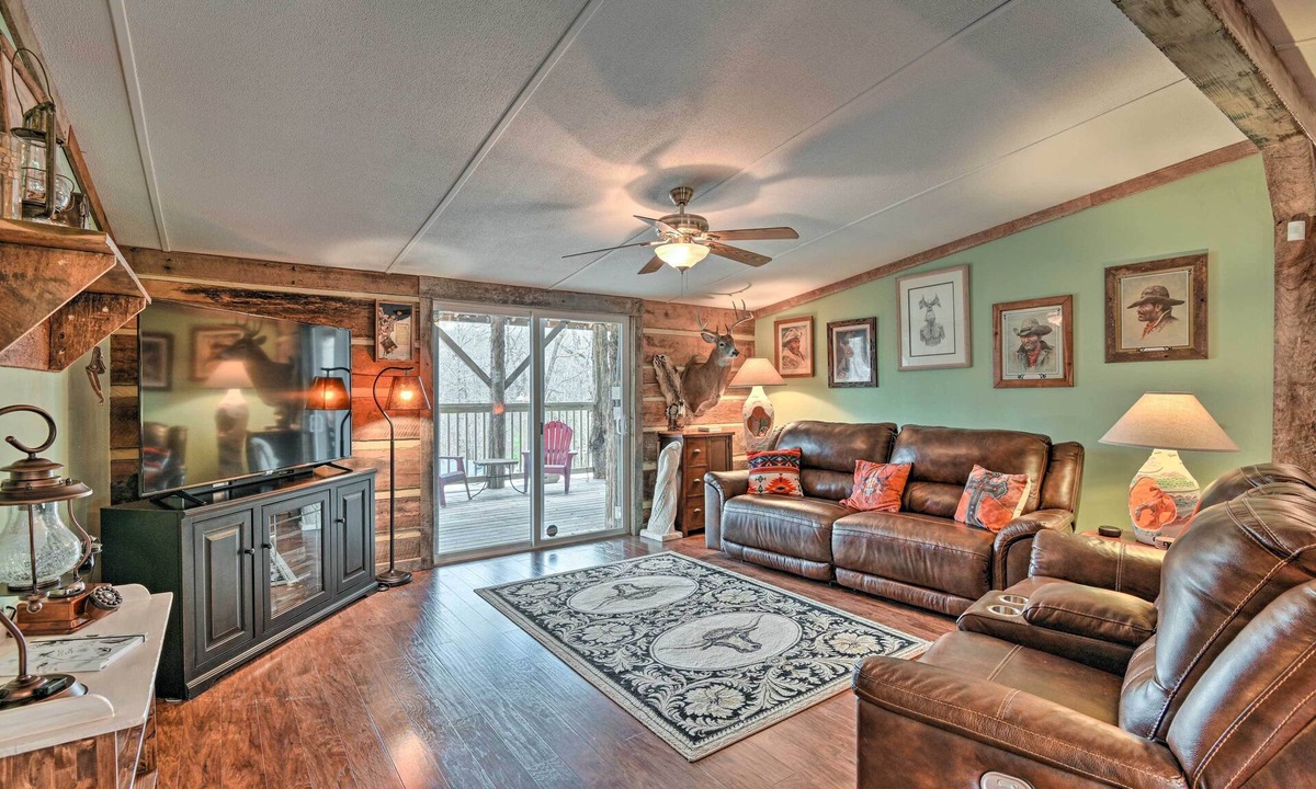 Greenbrier House | Tennessee Countryside Escape on 2 Private Acres!