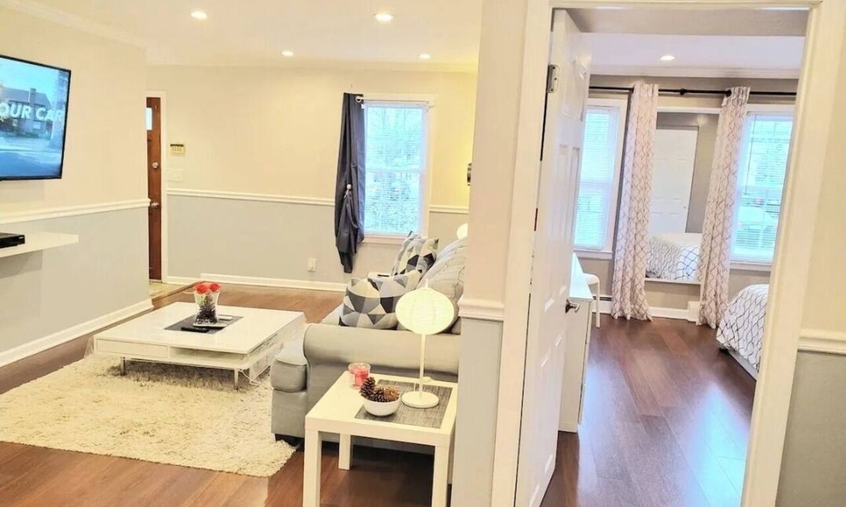 Valley Stream Apartment | Terrific 2-bedroom apartment Free Parking - walk to train