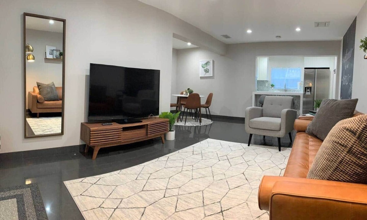 Downtown Hollywood House | The Artisan: A Modern Mid-Century Chalet