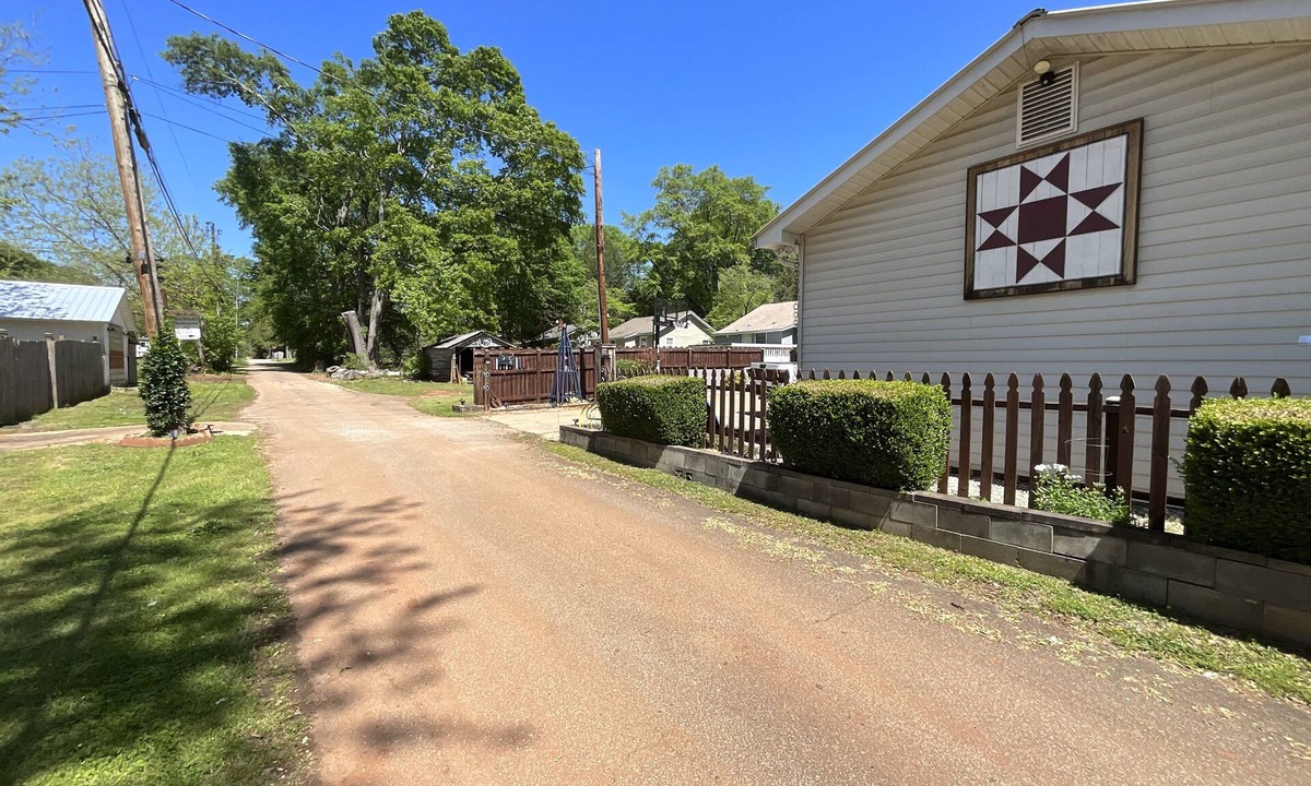 Sans Souci House | The Backyard Bungalow On The Trail -just minutes from downtown