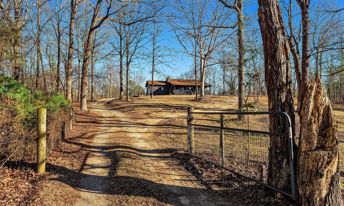 Dewy Rose House | The Bark Bungalow of North East Georgia