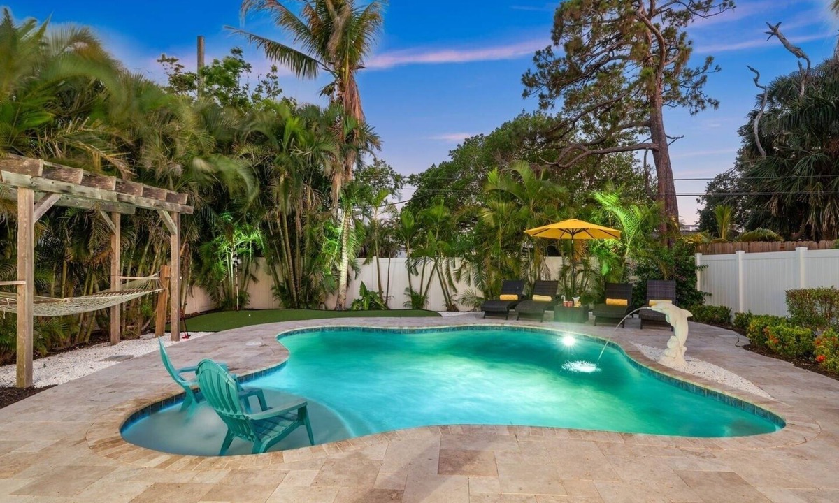 Connors House | The Beach House! - 1 Mile to Vanderbilt Beach! Southern Exposure