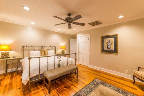 Historic Downtown Hotel | The Beaufort Inn