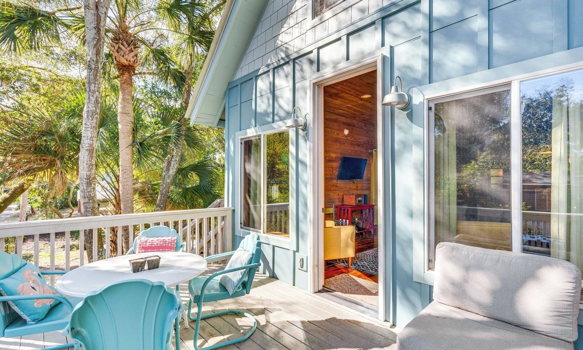 Folly Beach Cottage | The Bird House Lush Bungalow, Steps From Ocean!