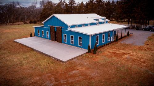 Murfreesboro Apartment | The Blue Barn at the MeadowCreek