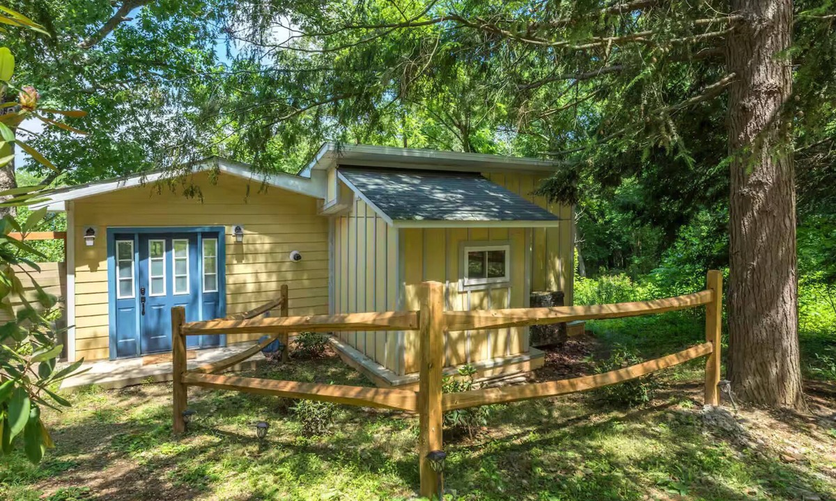Woodfin Cottage | The Blue Door ~guest house
