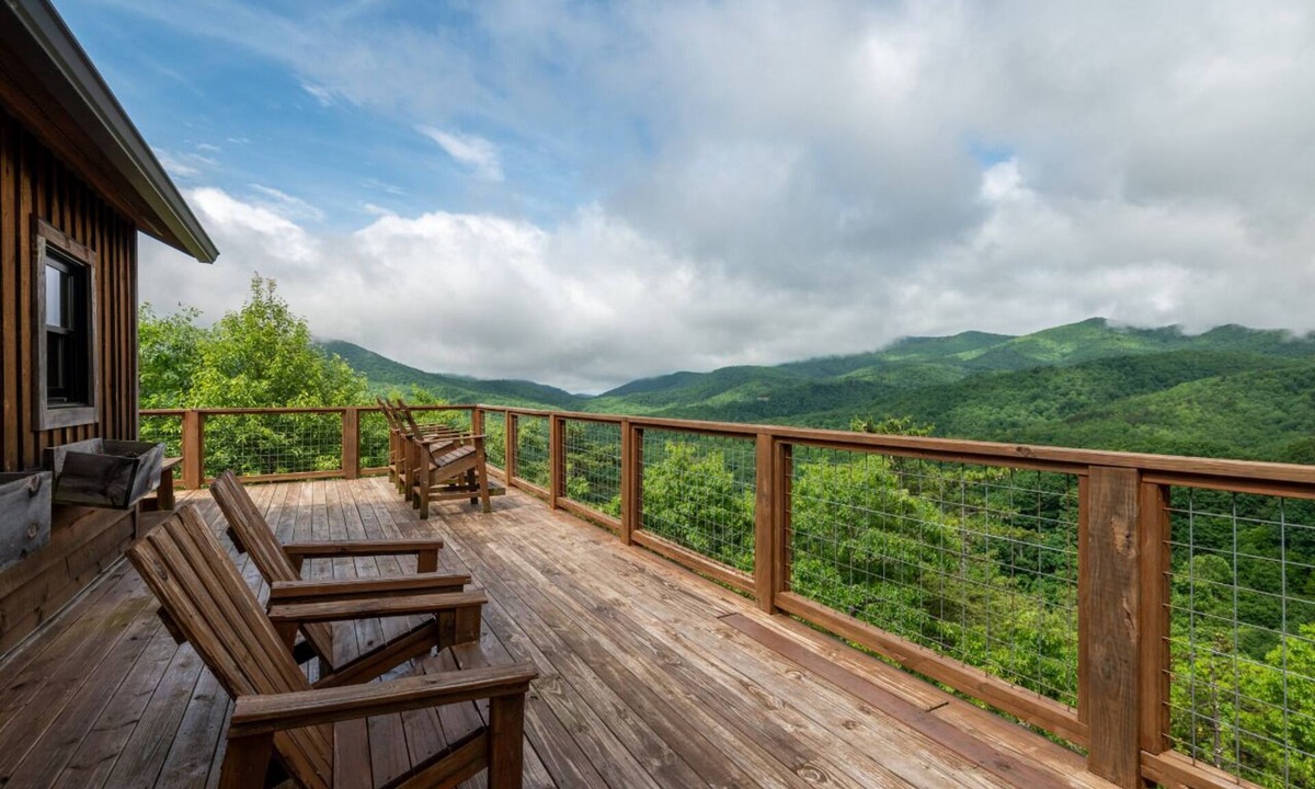 Black Mountain Cabin | The Brindle Barn | Pet Friendly, Fenced Yard & Stunning Views