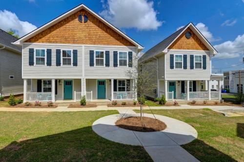 Columbia House | The Bull Cottage - DT COLA