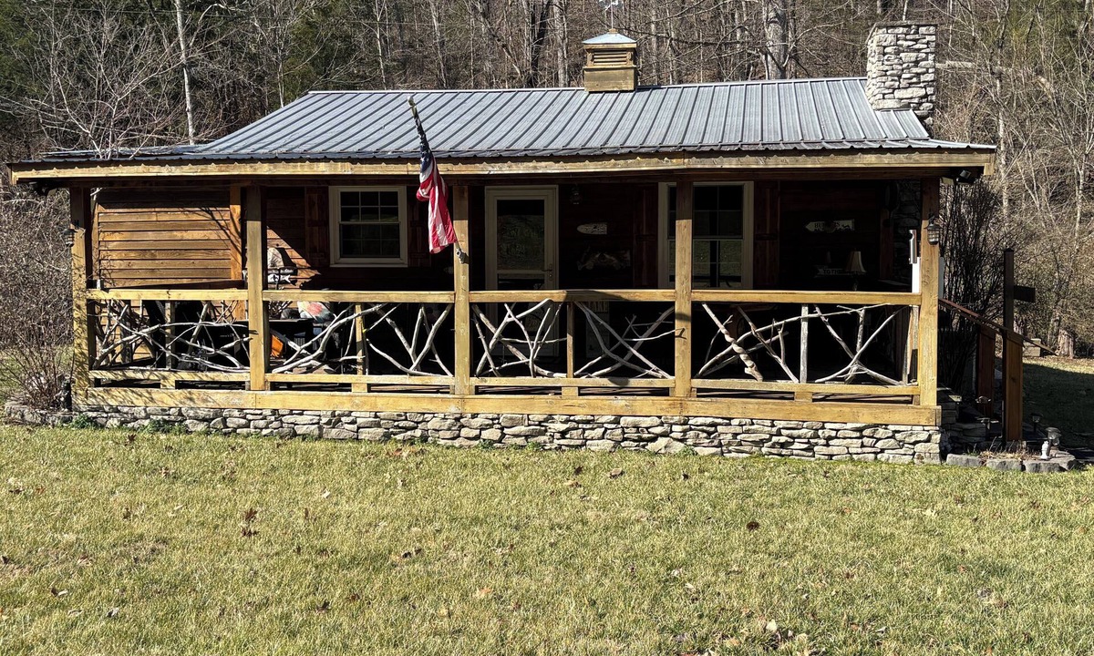 Smithville Cabin | The Cedar Cabin at Center Hill Lake